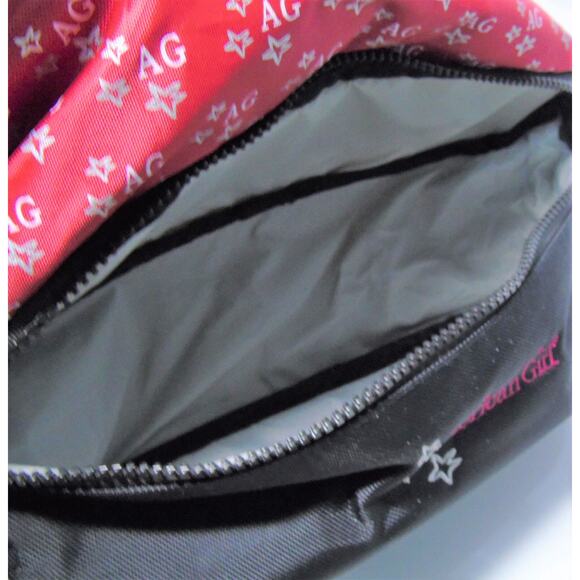 American Girl Red Black DOLL CARRIER Shoulder Tote Bag Purse w/ Accesories Pouch - Picture 5 of 9